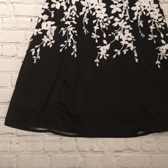 Covington Dresses Size 6 - Picture 10 of 12